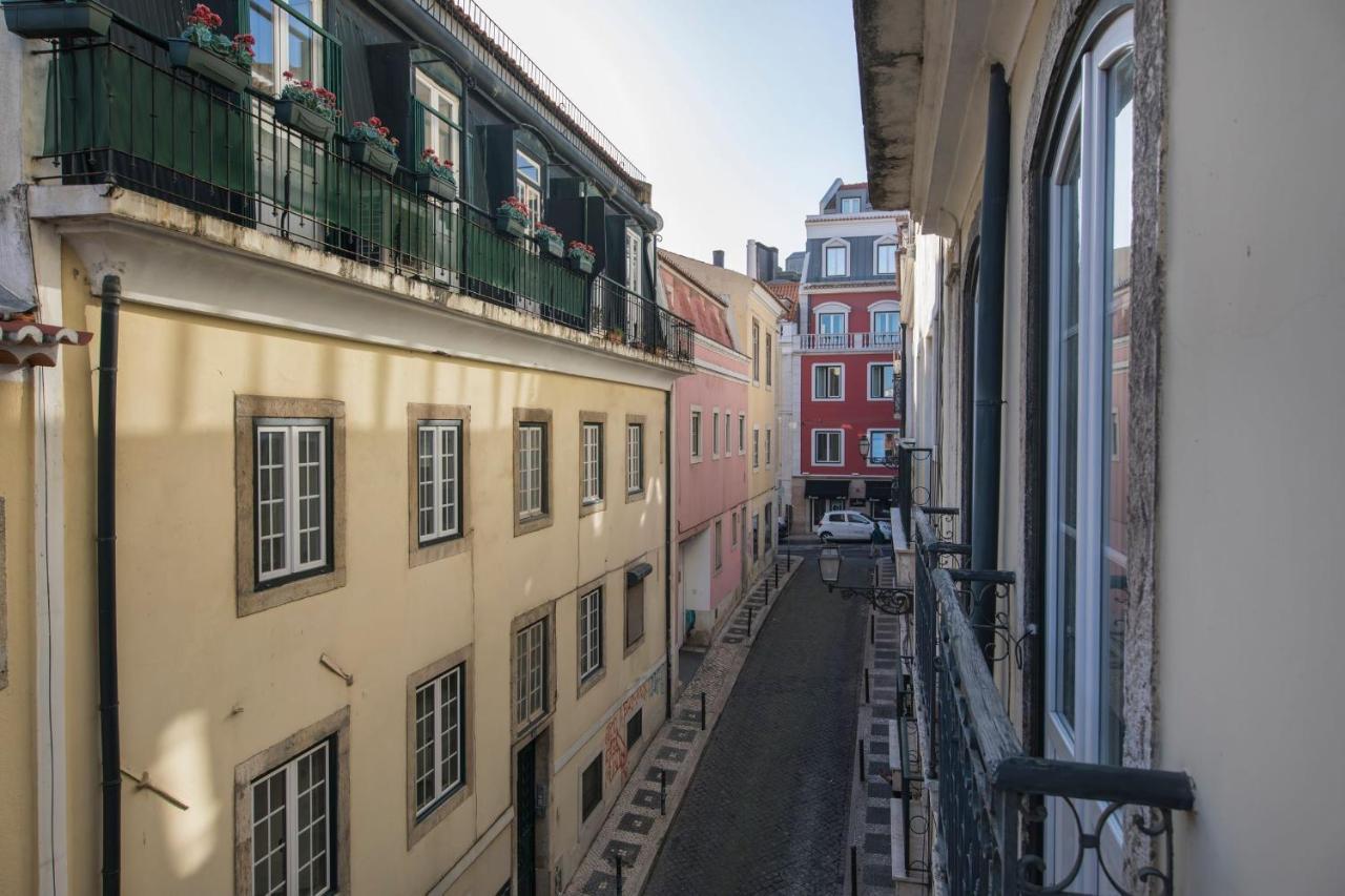 Lovelystay - Chiado 2 Bedroom Charm! Лиссабон Экстерьер фото